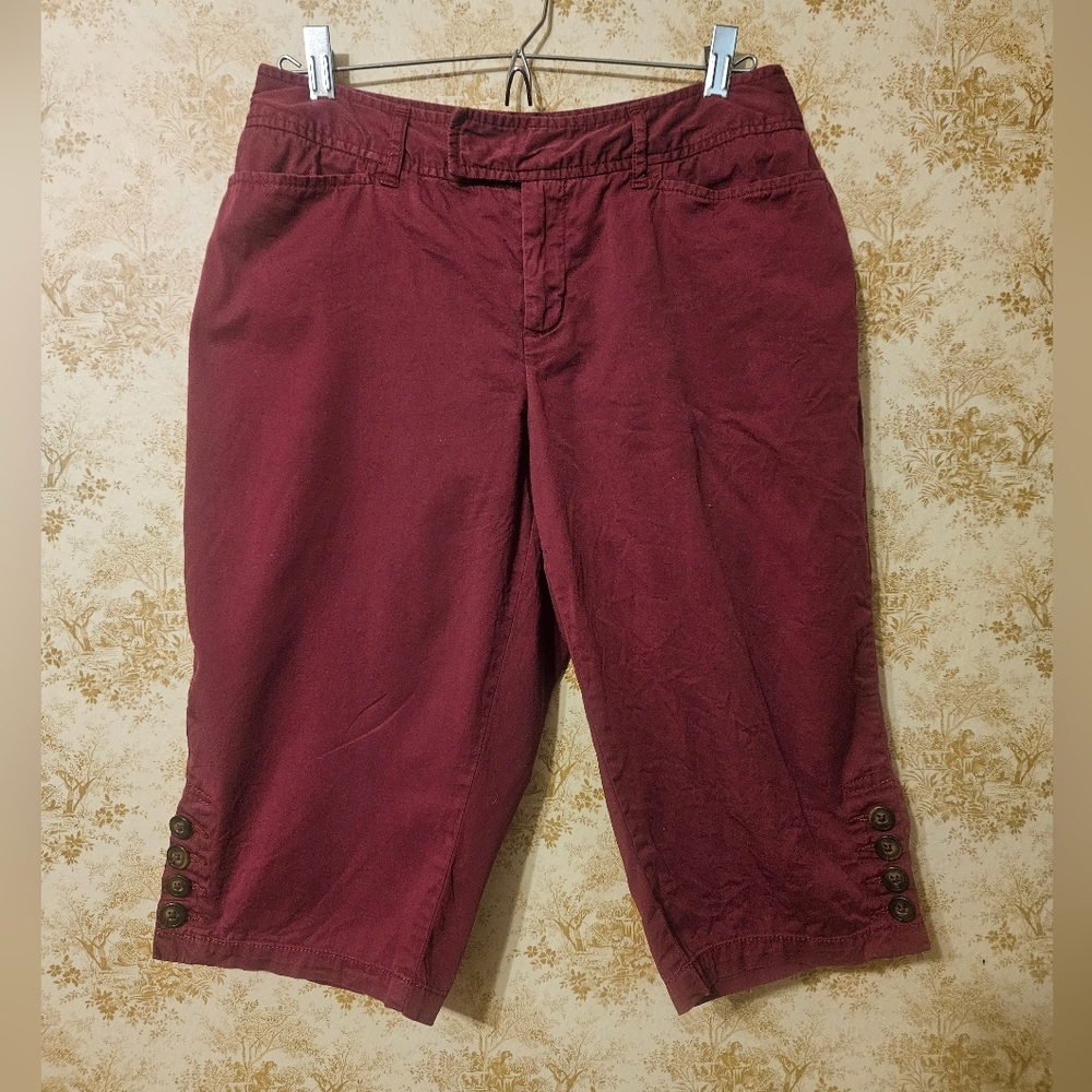 St. John's Bay Size 8 Petite Stretch Capri